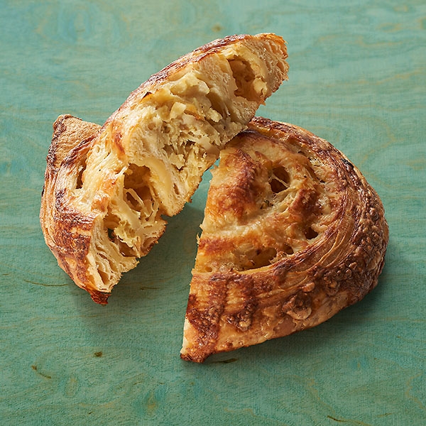 pikantes Weizengebäck mit Sauerkraut 