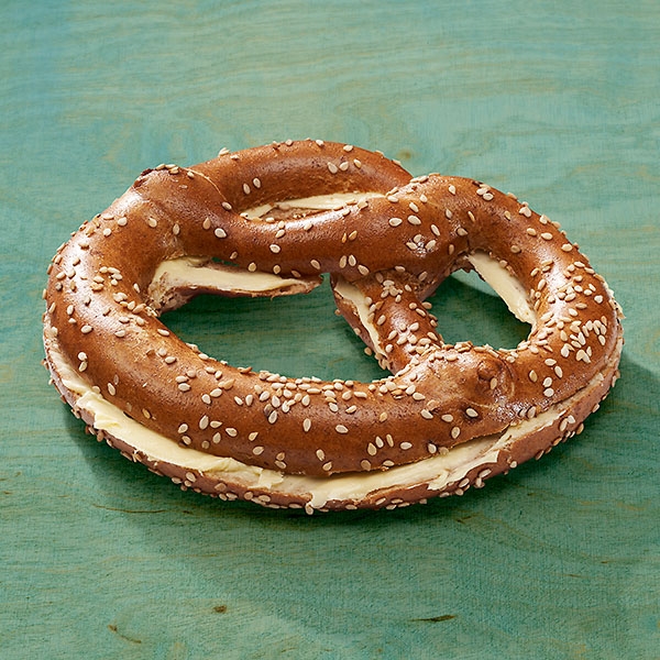 Dinkelvollkorn Laugenbrezel mit Butterfüllung