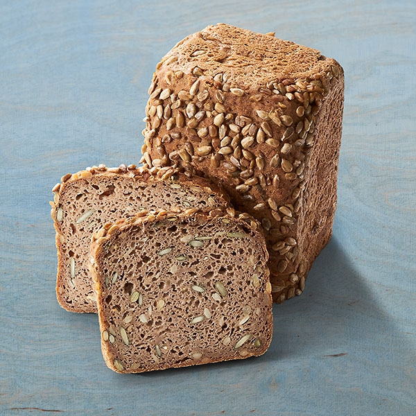 Glutenfreies Brot mit Kürbis- und Sonnenblumenkernen